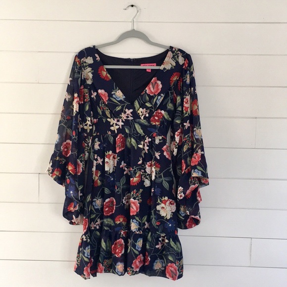 Betsey Johnson Dresses & Skirts - Betsy Johnson Boho Floral Bell Sleeve Dress